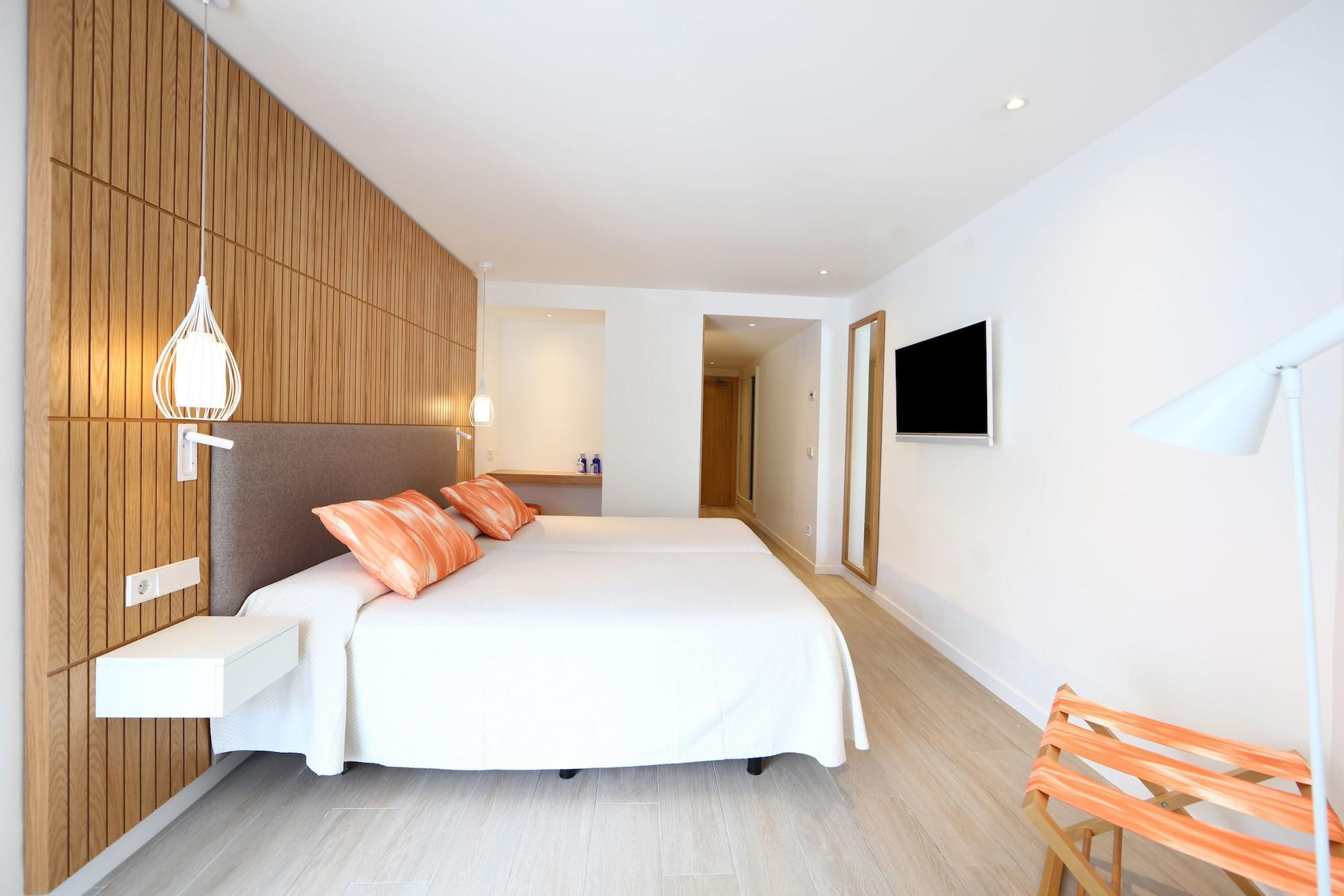 Iberostar Waves Playa De Muro Platja de Muro Εξωτερικό φωτογραφία
